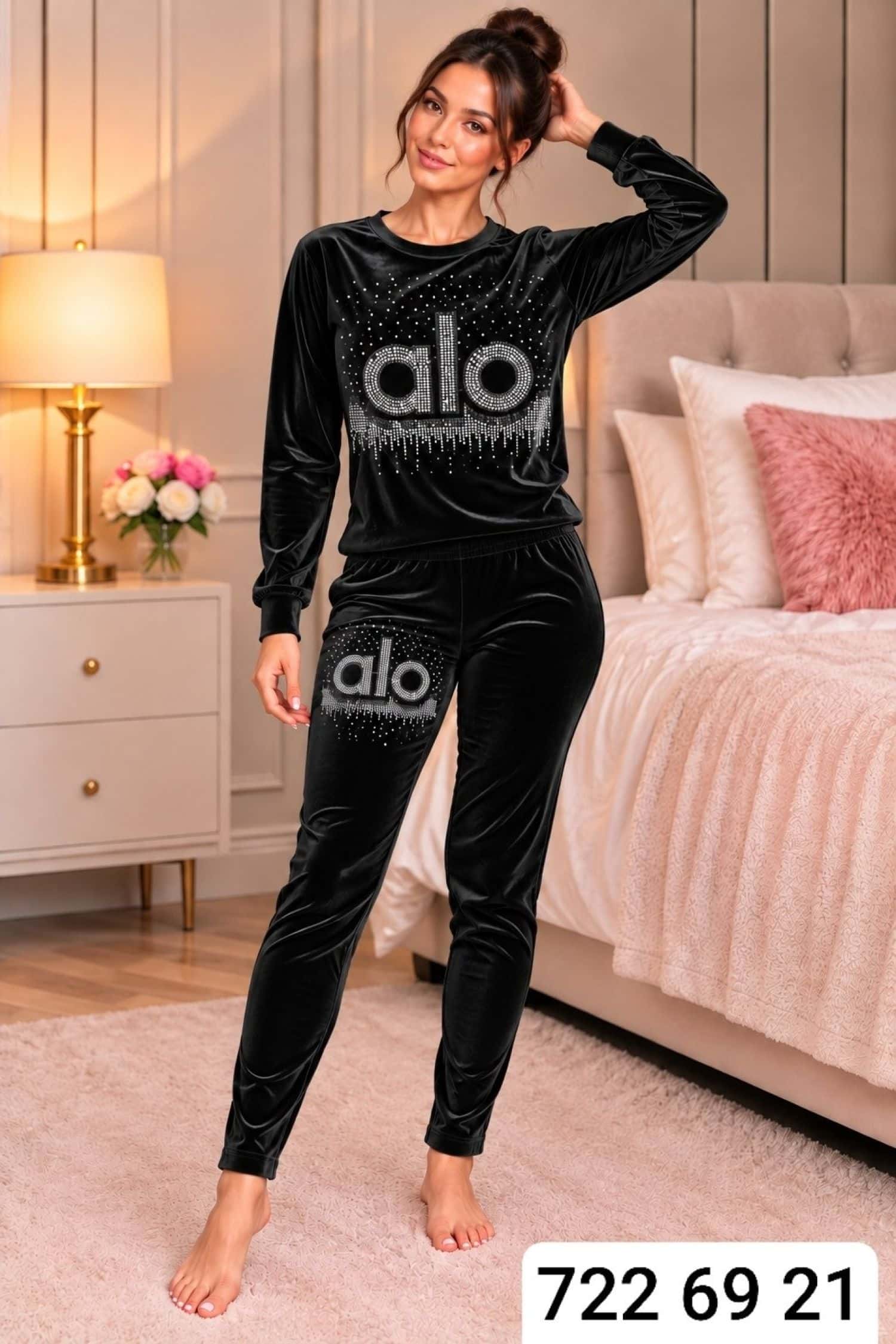 أسود