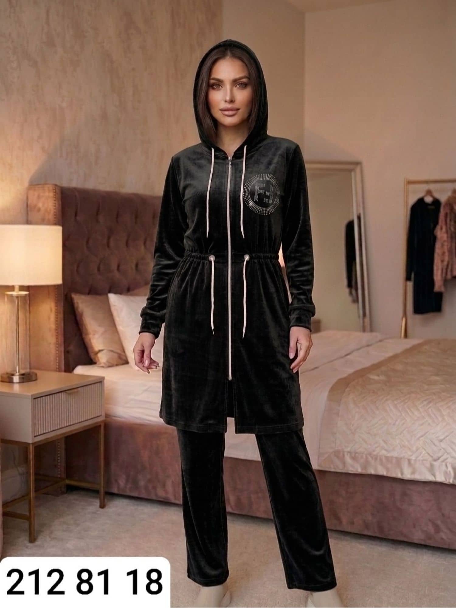 Kadife tesettürlü kapüşonlu pijama