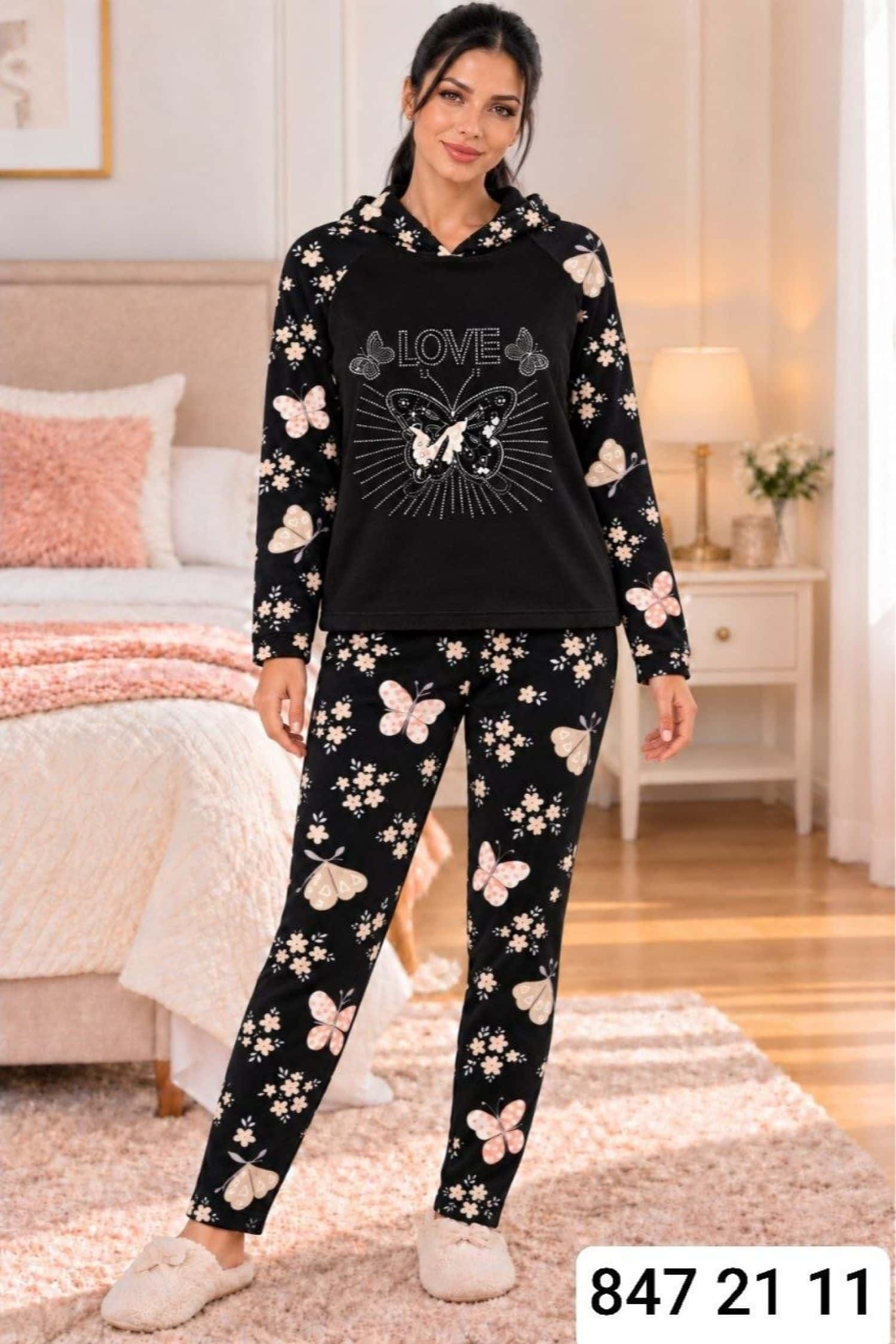 أسود